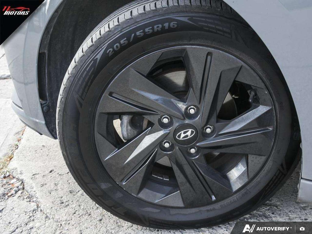 2022 Hyundai Elantra Preferred IVT w/Sun & Tech Package   CERTIFIED Photo