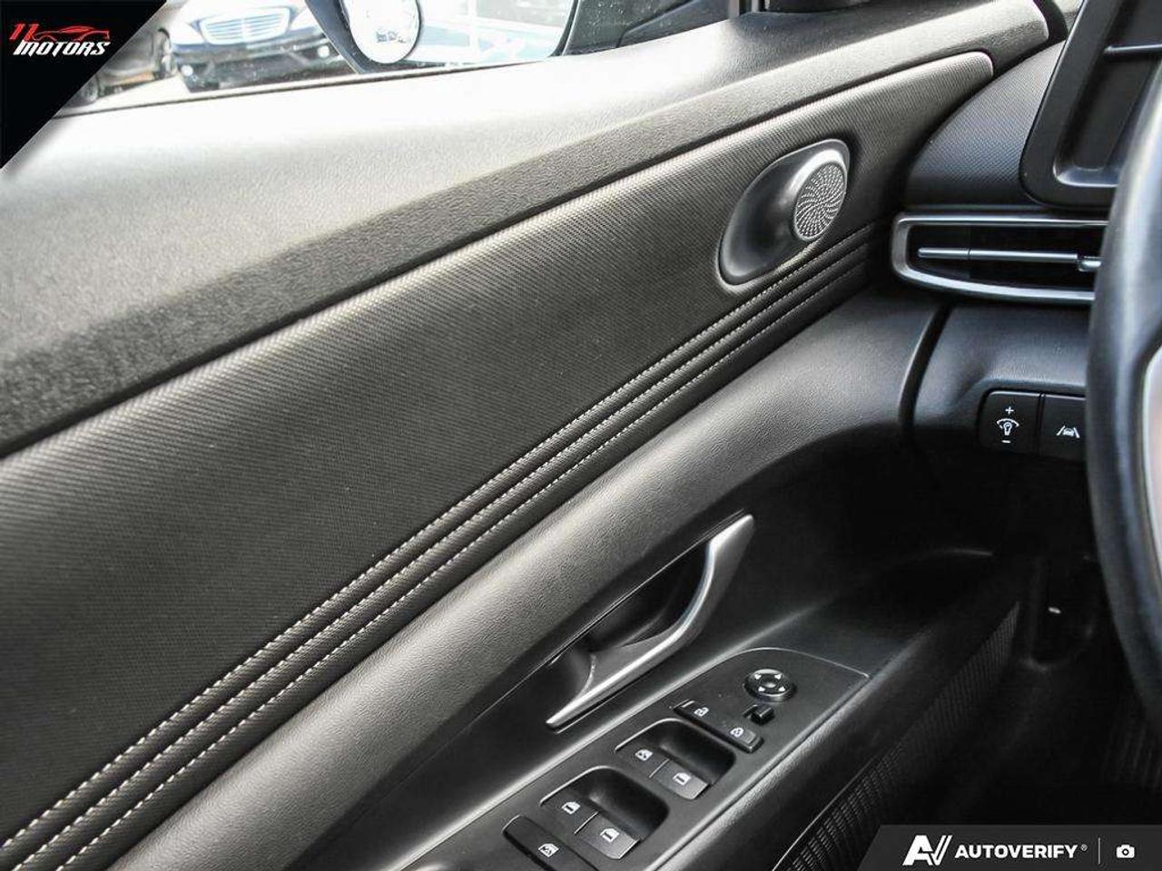 2022 Hyundai Elantra Preferred IVT w/Sun & Tech Package   CERTIFIED Photo