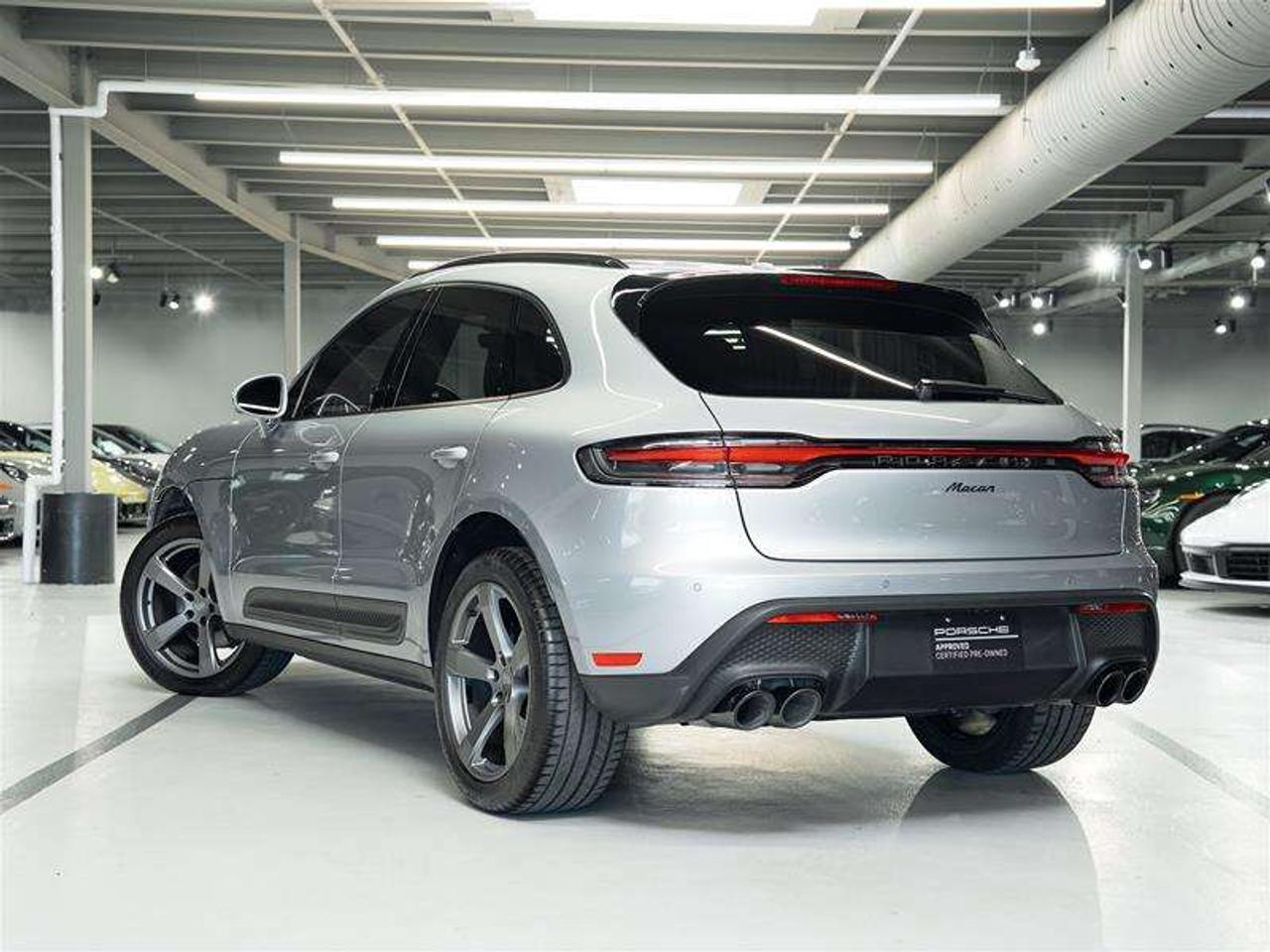 2024 Porsche Macan AWD Photo
