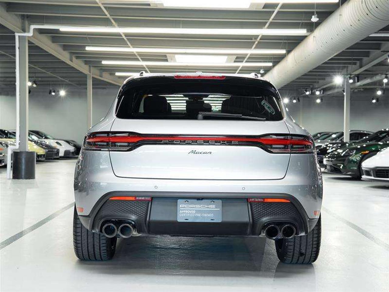 2024 Porsche Macan AWD Photo