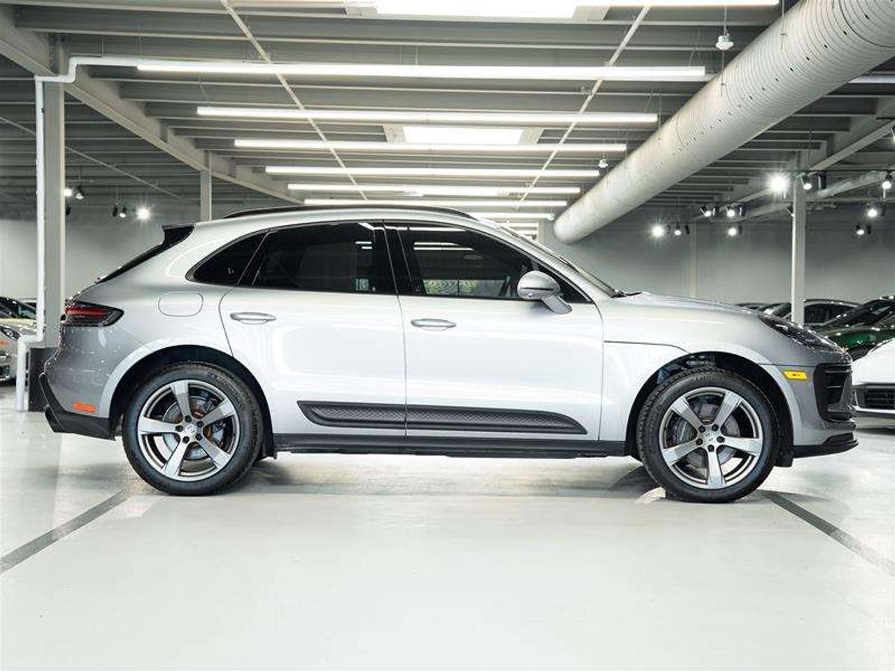 2024 Porsche Macan AWD Photo