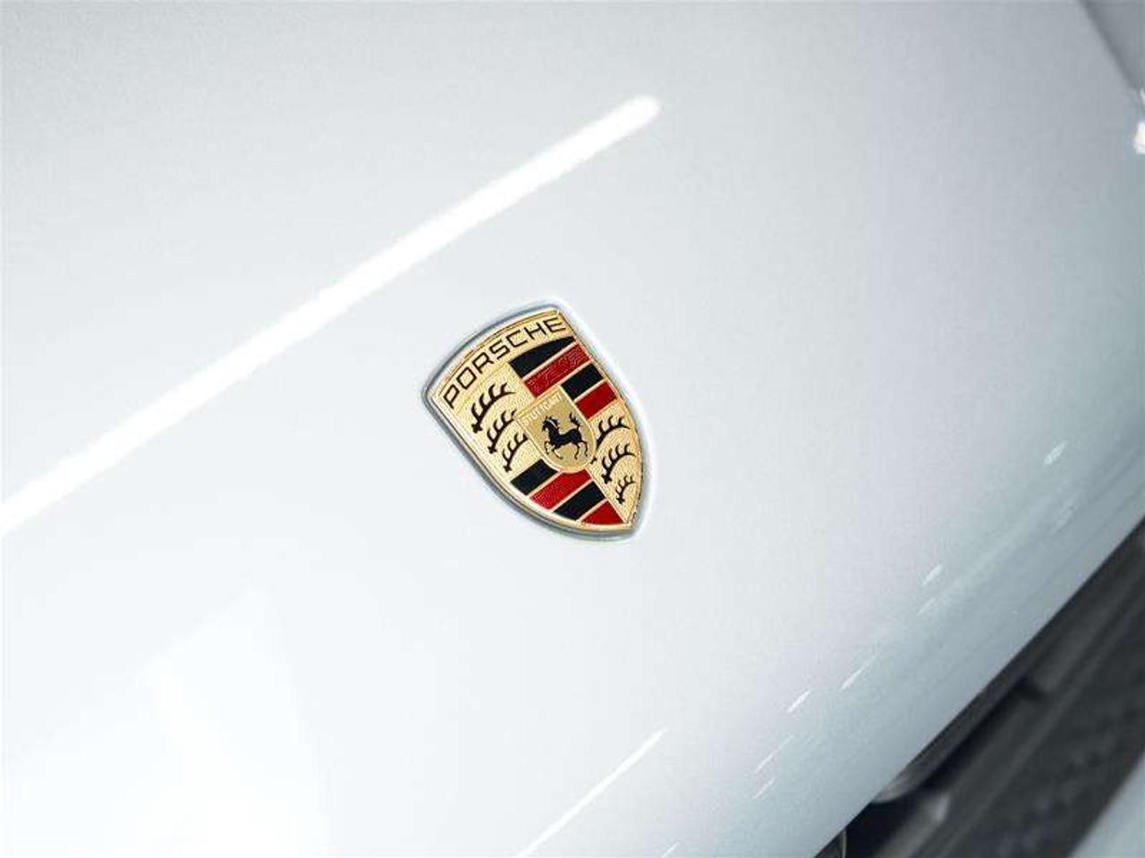 2024 Porsche Macan AWD Photo