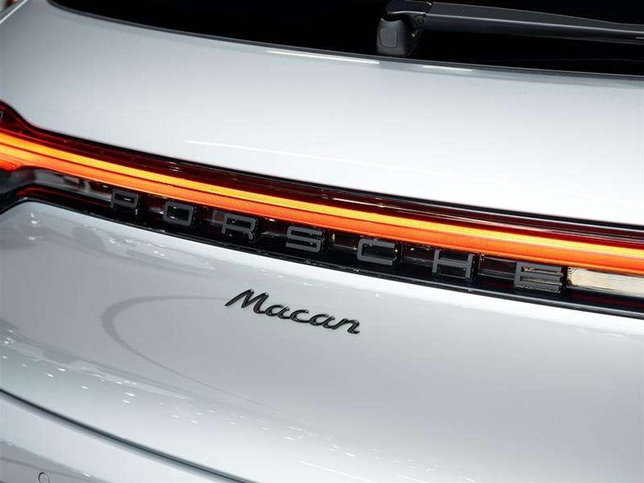 2024 Porsche Macan AWD Photo