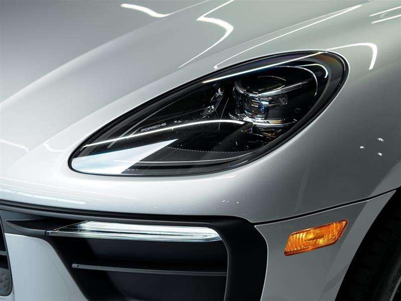 2024 Porsche Macan AWD Photo