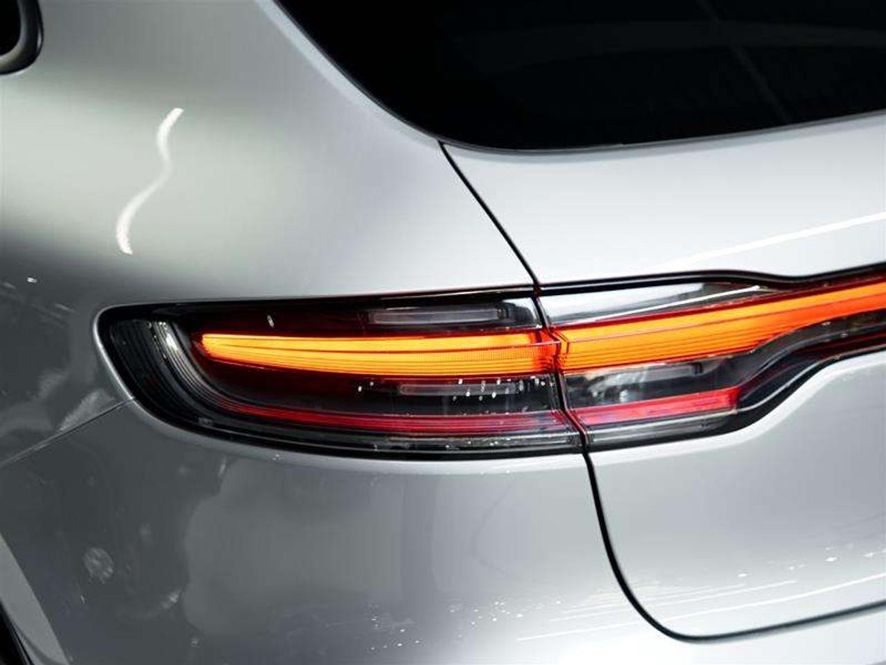 2024 Porsche Macan AWD Photo