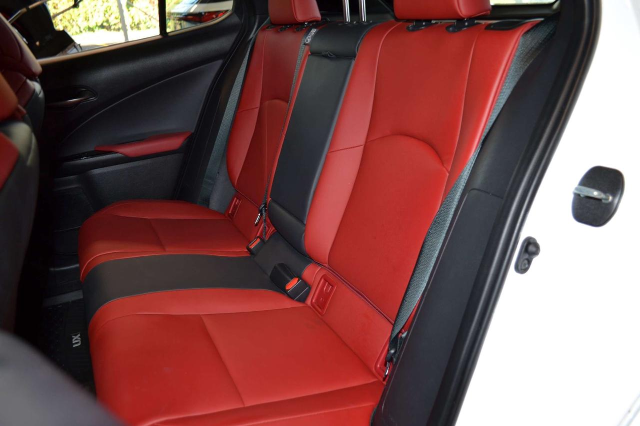 2025 Lexus UX 300H  Photo