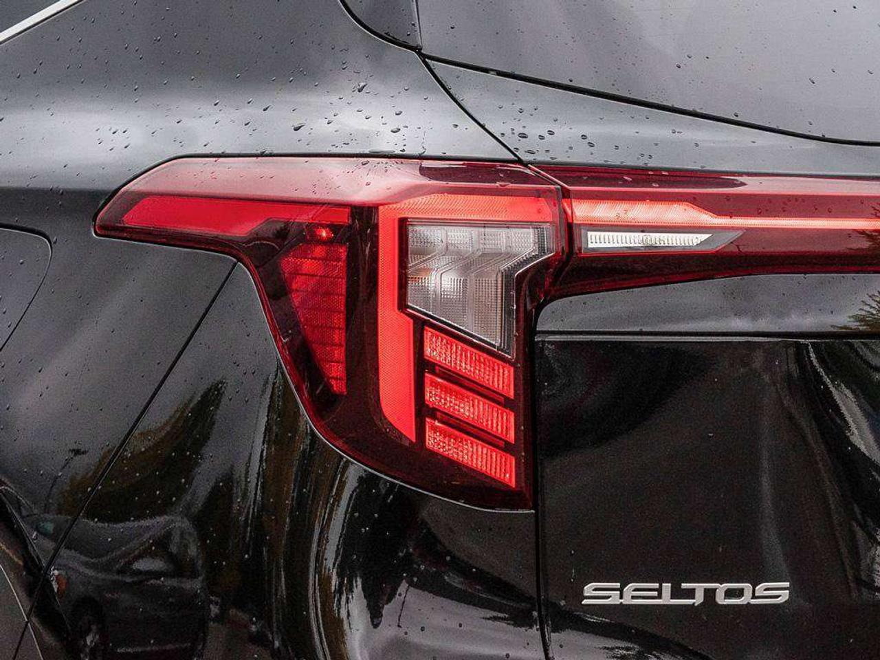 2024 Kia Seltos EX   Apple CarPlay   Backup Camera   Heated Seats Photo