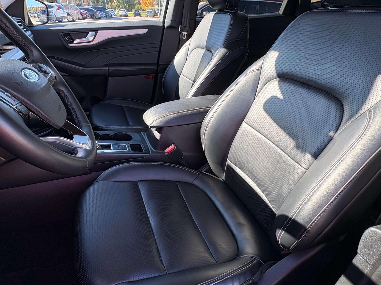2025 Ford Escape Platinum AWD   Nav.   Leather   Heated Seats Photo