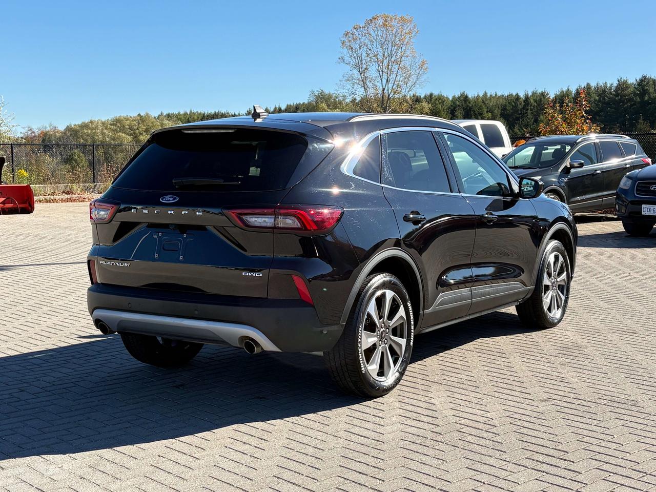 2025 Ford Escape Platinum AWD   Nav.   Leather   Heated Seats Photo
