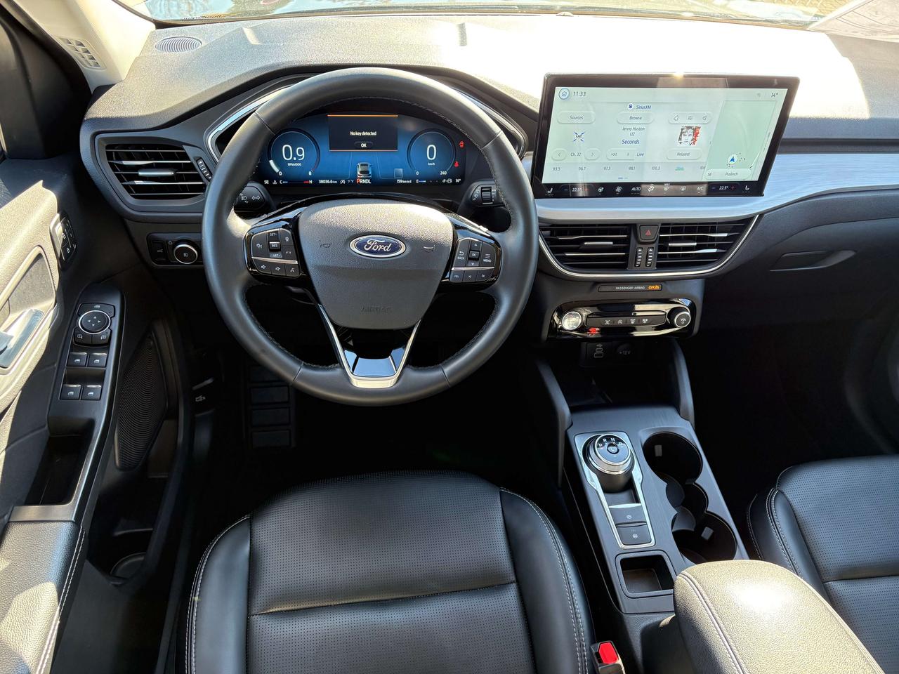 2025 Ford Escape Platinum AWD   Nav.   Leather   Heated Seats Photo