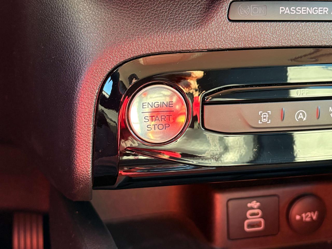 2025 Ford Escape Platinum AWD   Nav.   Leather   Heated Seats Photo