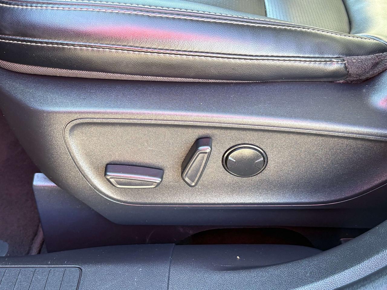 2025 Ford Escape Platinum AWD   Nav.   Leather   Heated Seats Photo
