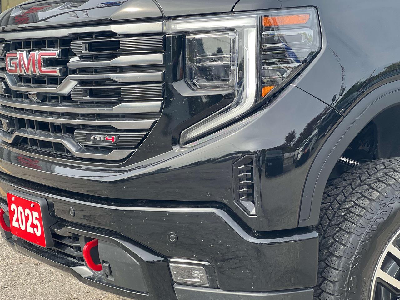2025 GMC Sierra 1500 AT4 Photo