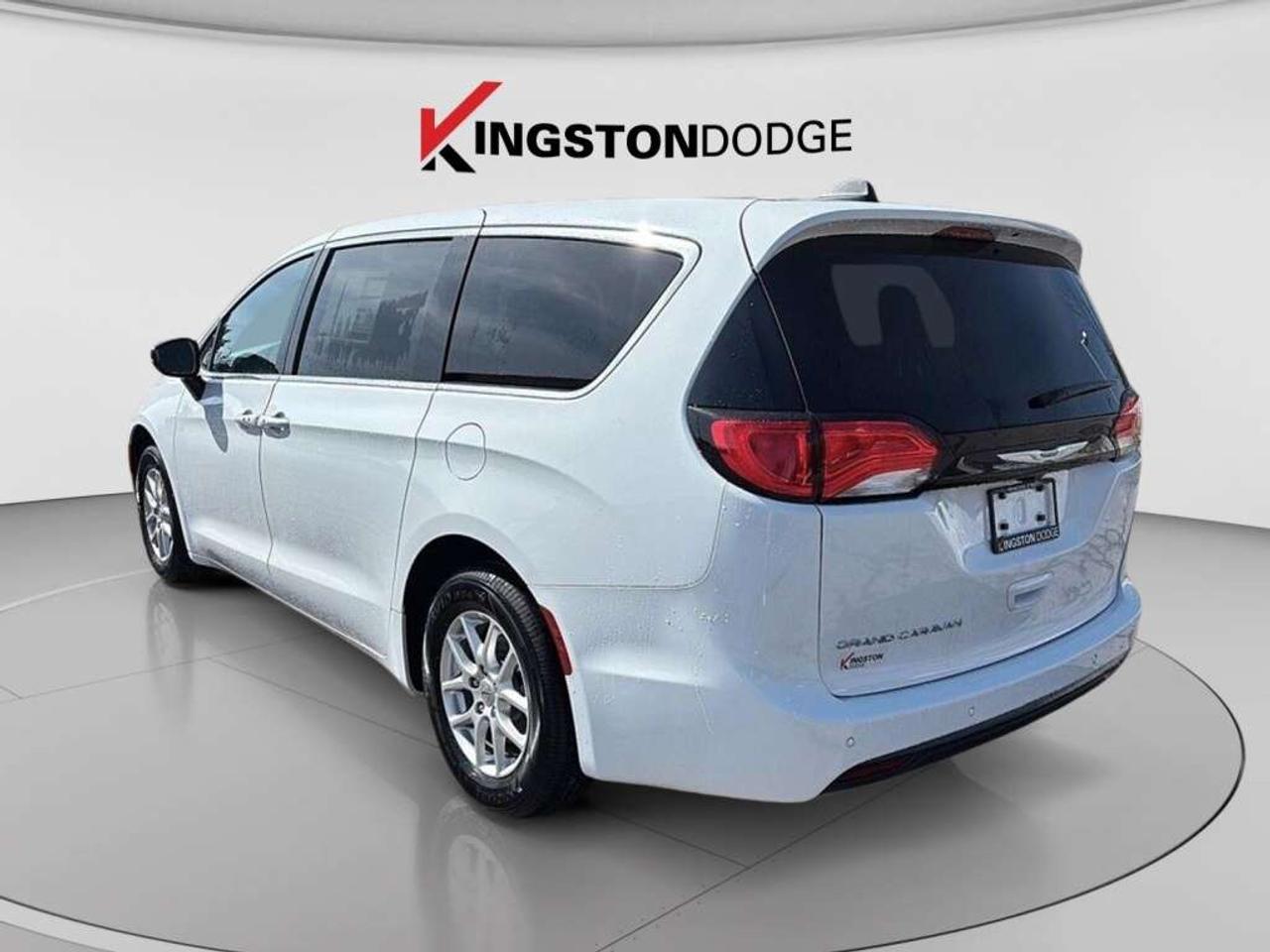 2025 Chrysler Grand Caravan SXT   Service Loaner Photo2