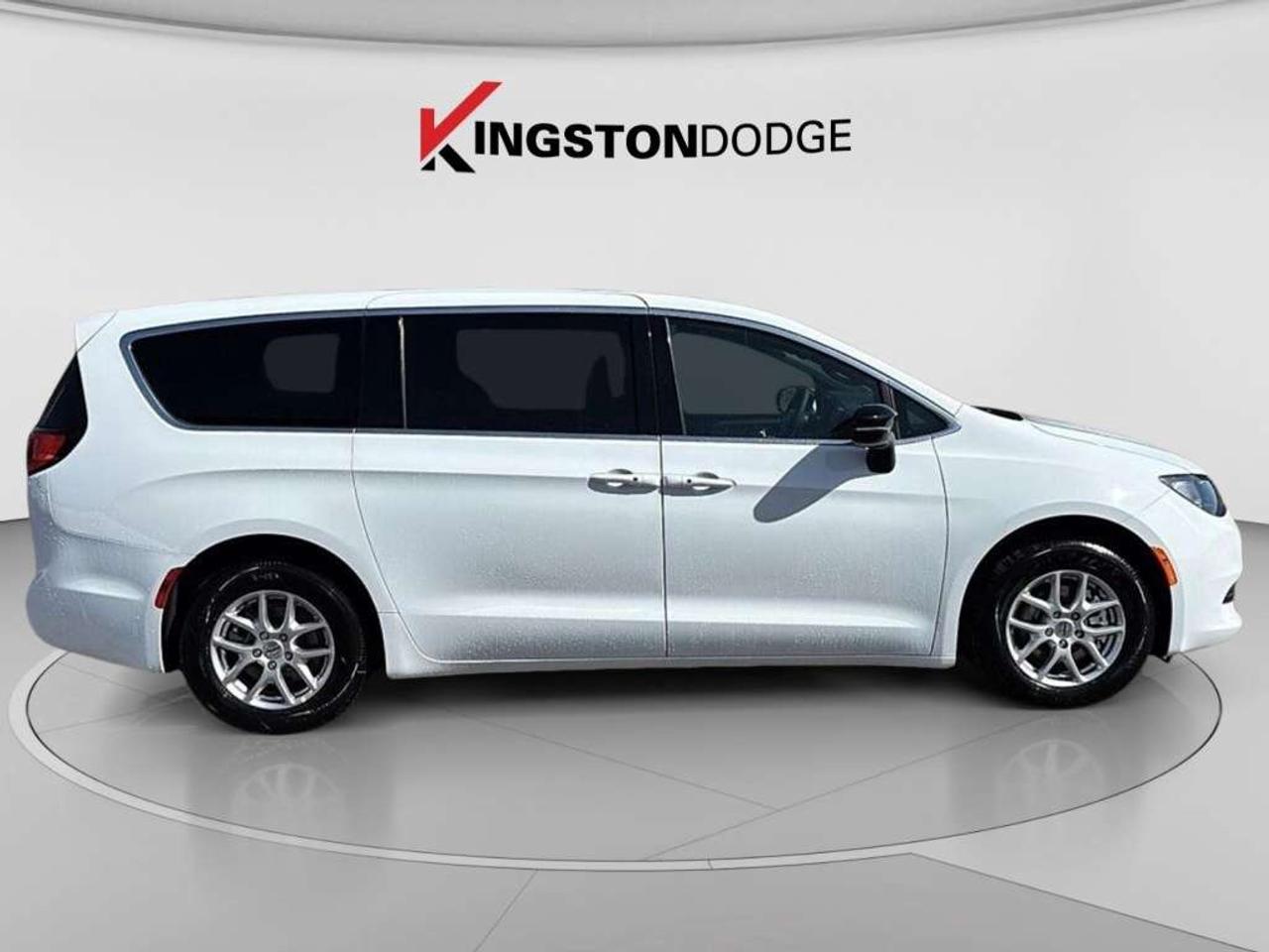 2025 Chrysler Grand Caravan SXT   Service Loaner Photo