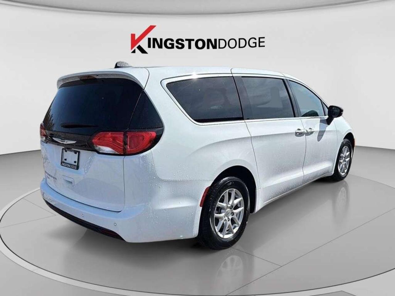 2025 Chrysler Grand Caravan SXT   Service Loaner Photo