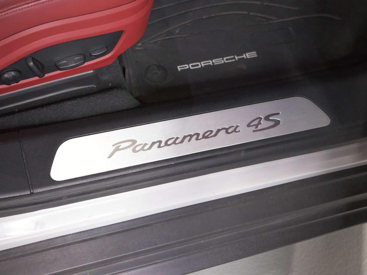 2023 Porsche Panamera 4S Sport Turismo AWD Photo