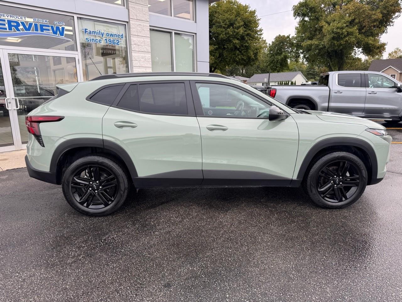 2025 Chevrolet Trax ACTIV 4dr Front-Wheel Drive Photo2