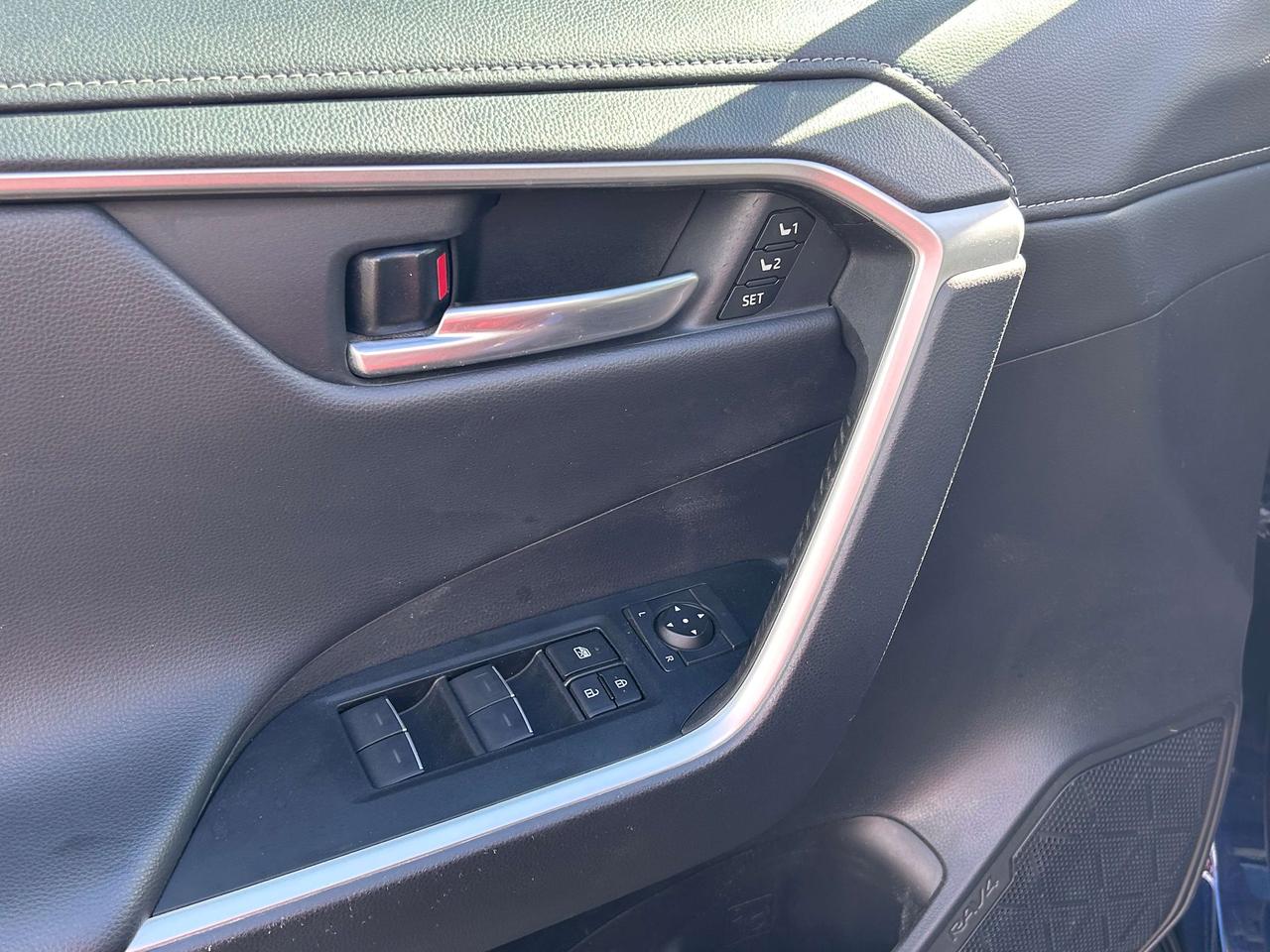2023 Toyota RAV4 Limited Hybrid   No Reported Accidents   JBL Audio Photo