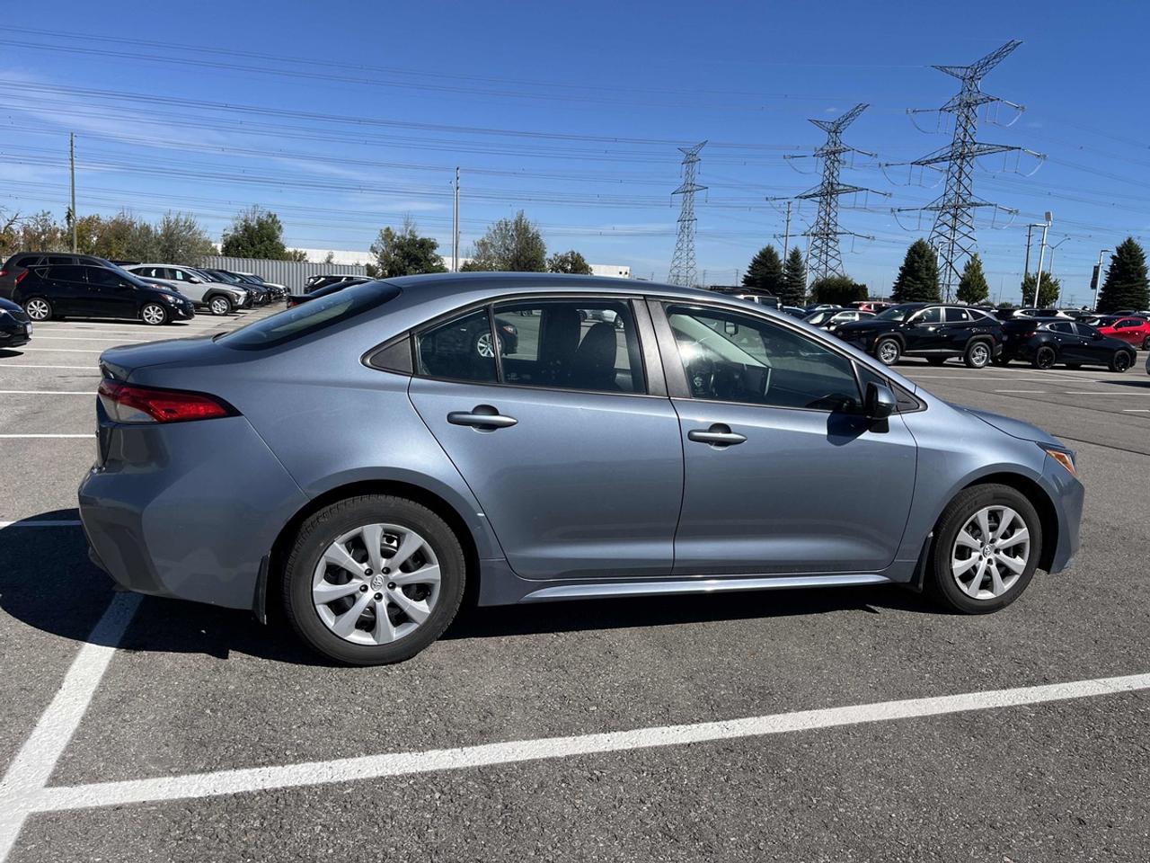 2021 Toyota Corolla LE Photo