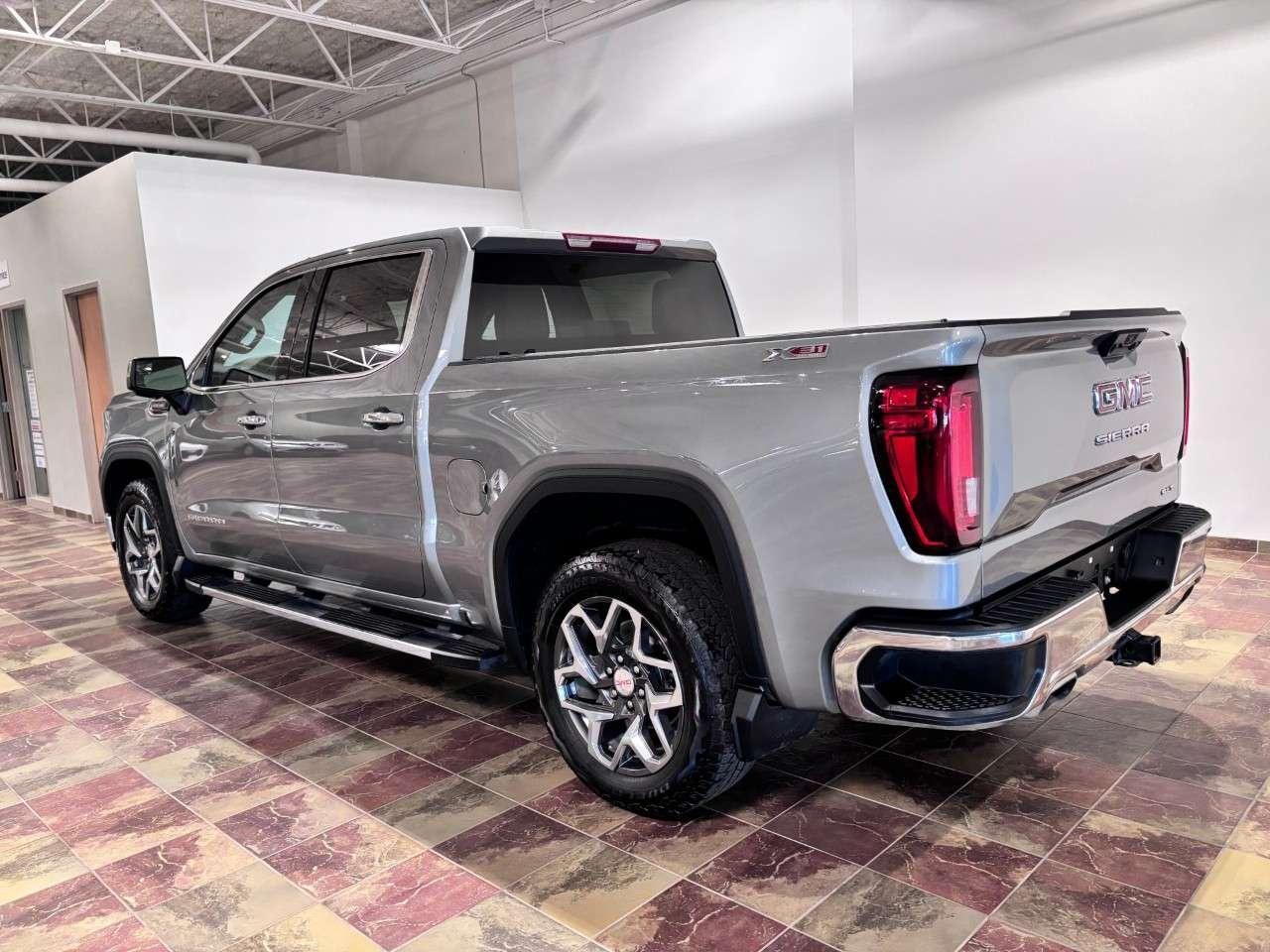 2024 GMC Sierra 1500 Crew Cab Short Box 4-Wheel Drive SLT Photo2