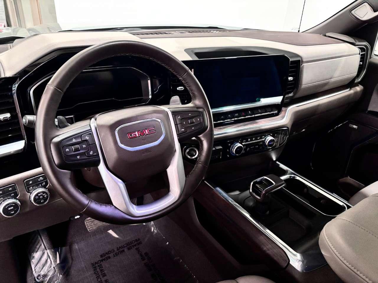 2024 GMC Sierra 1500 Crew Cab Short Box 4-Wheel Drive SLT Photo