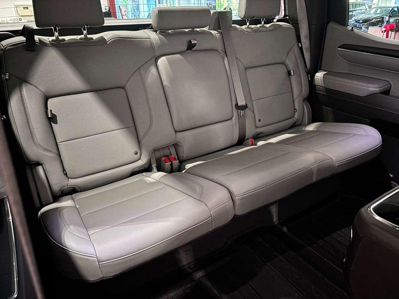 2024 GMC Sierra 1500 Crew Cab Short Box 4-Wheel Drive SLT Photo