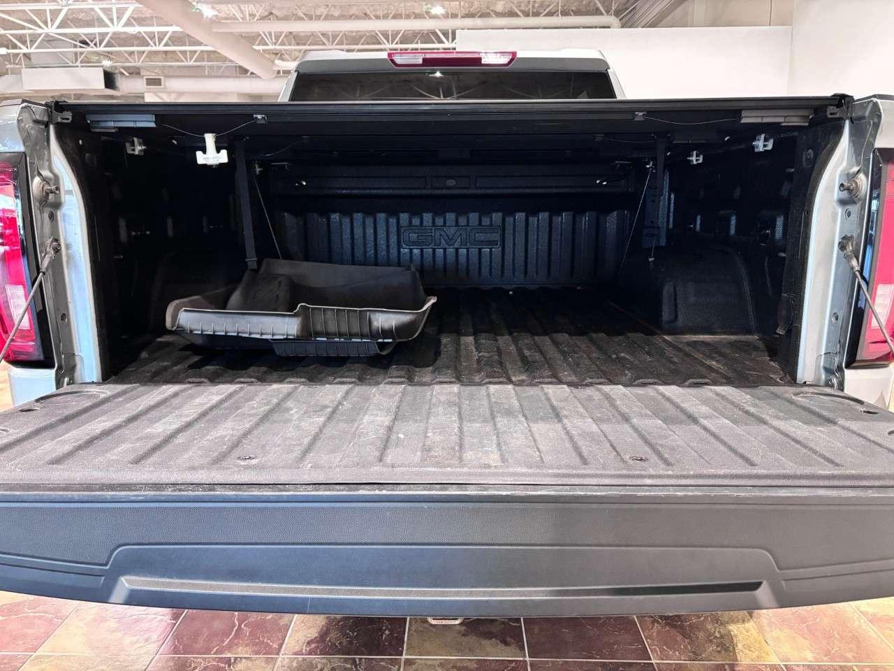 2024 GMC Sierra 1500 Crew Cab Short Box 4-Wheel Drive SLT Photo