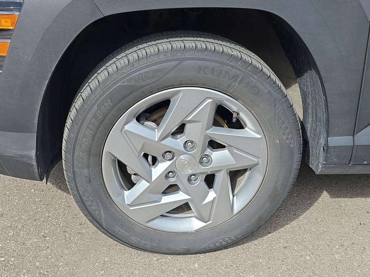 2024 Hyundai KONA Essential Photo