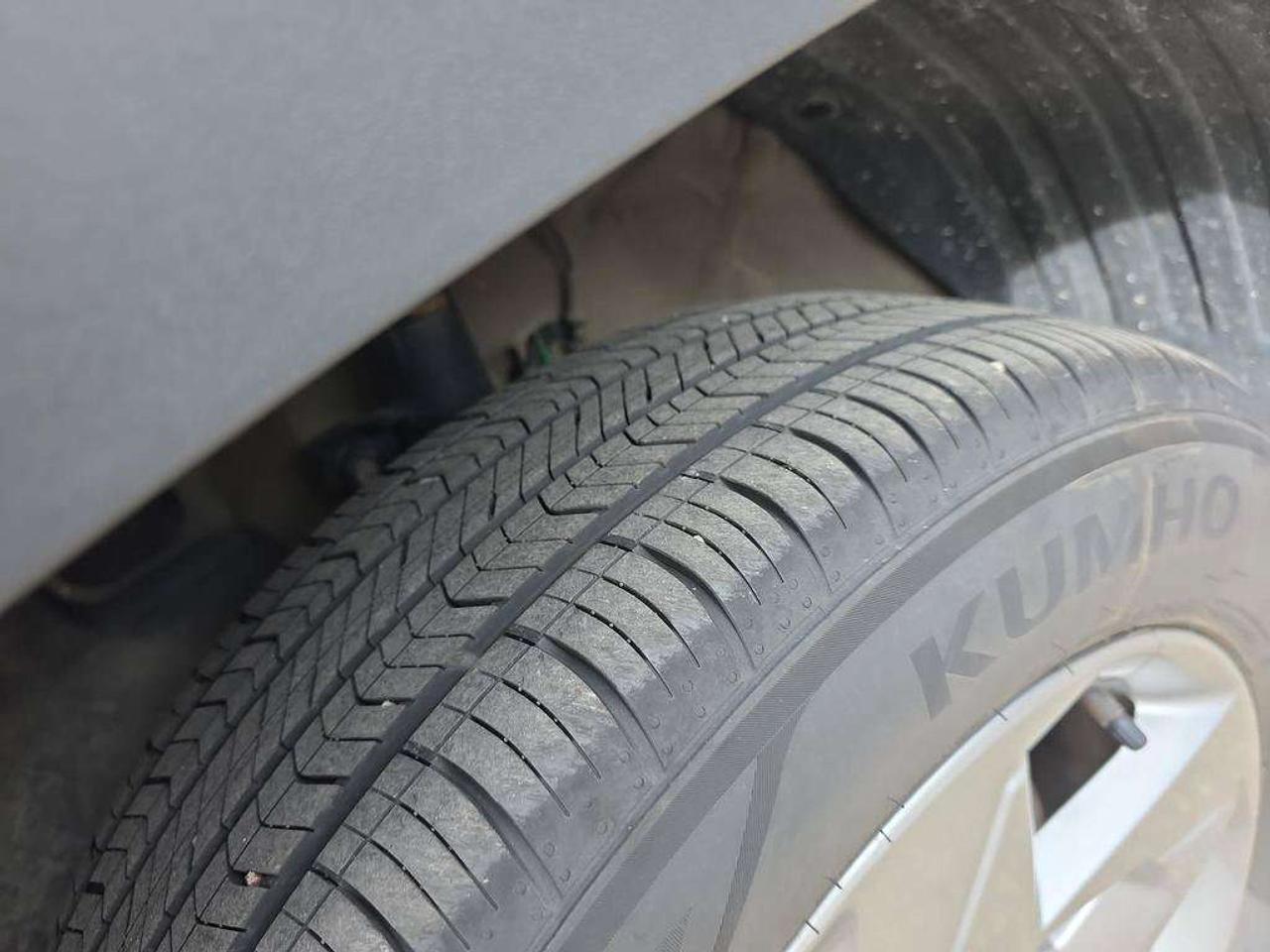 2024 Hyundai KONA Essential Photo