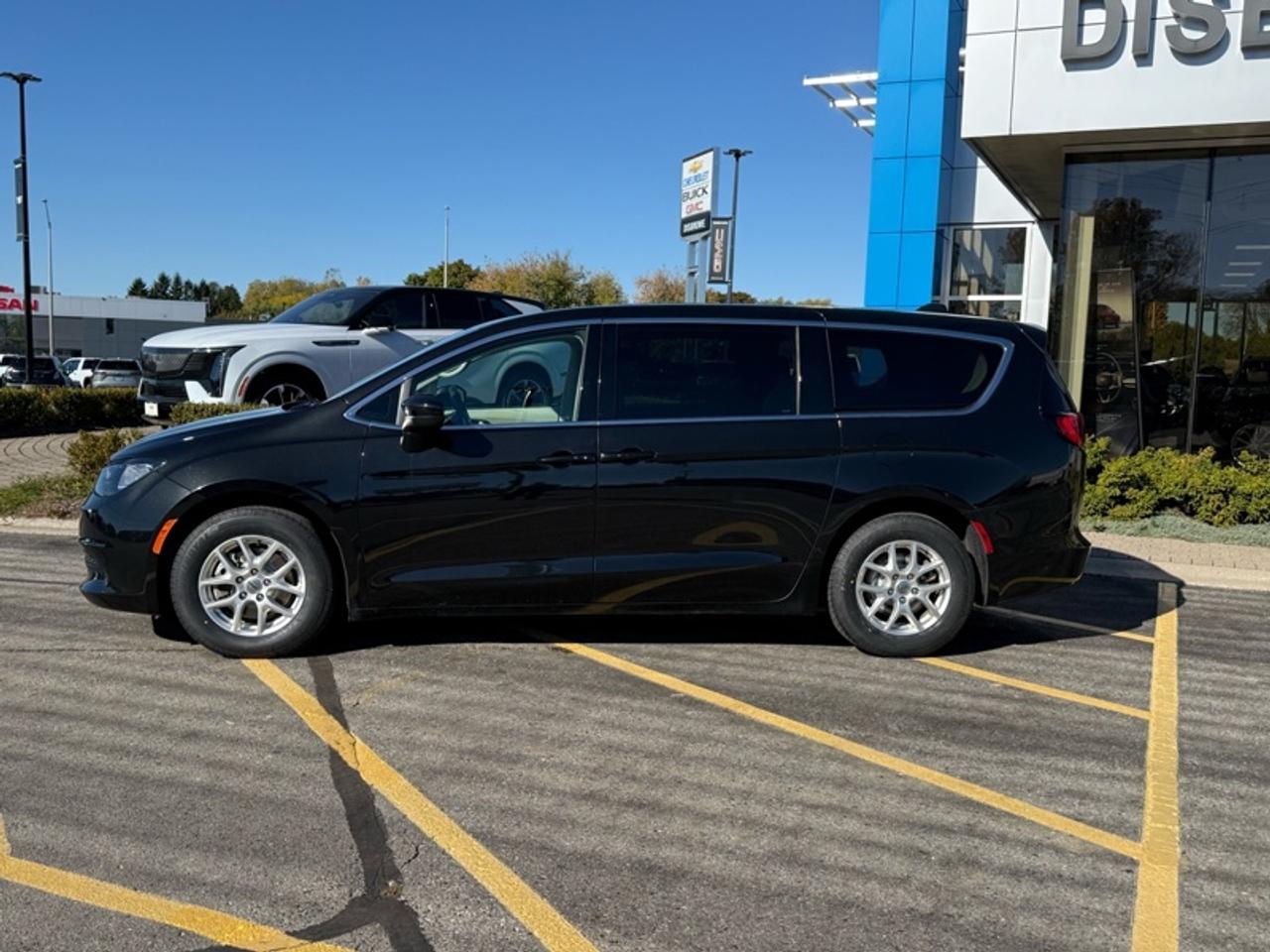 2022 Chrysler Grand Caravan SXT Photo