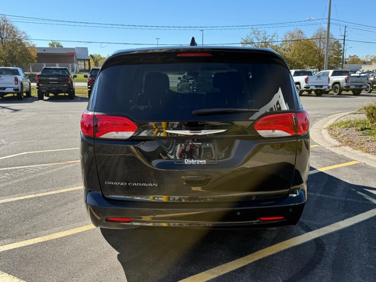 2022 Chrysler Grand Caravan SXT Photo4