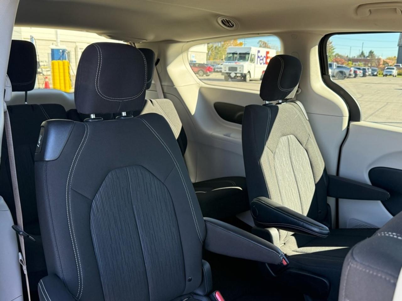 2022 Chrysler Grand Caravan SXT Photo