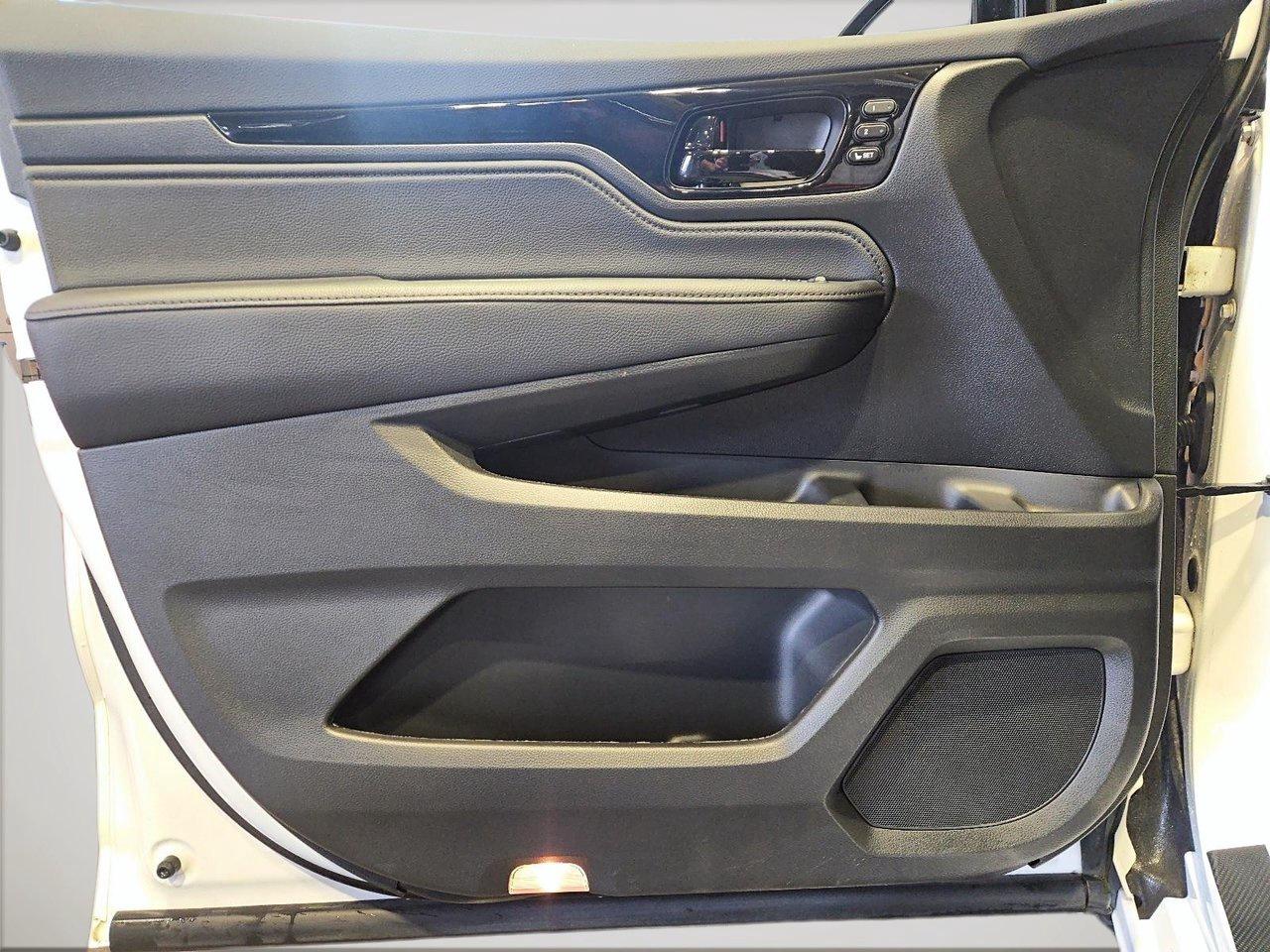 2024 Honda Odyssey Touring Photo