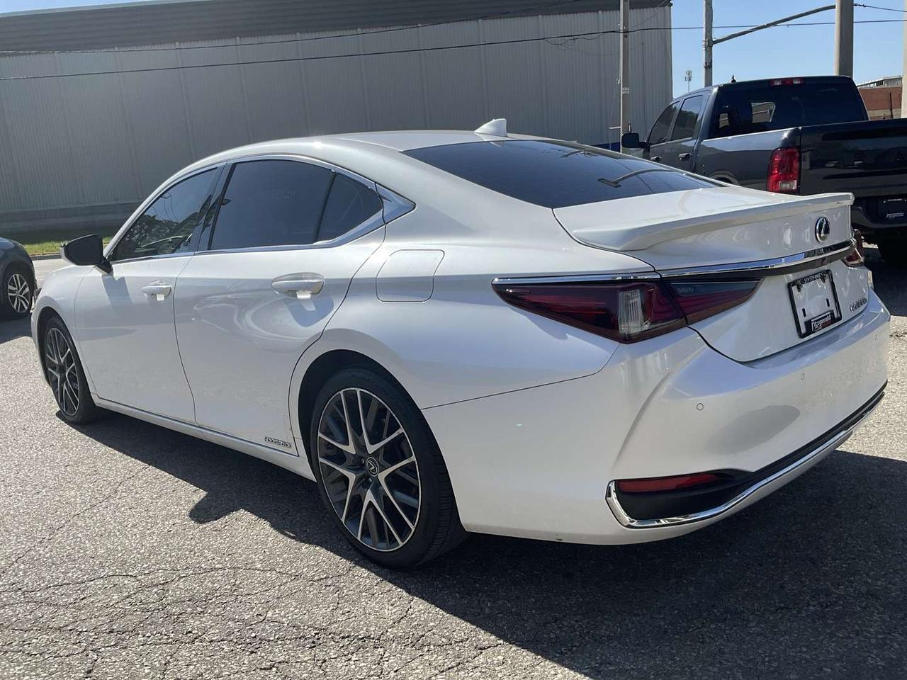 2020 Lexus ES 300 Premium - LEATHER! NAV! BACK-UP CAM! BSM! SAFETY SENSE! Photo