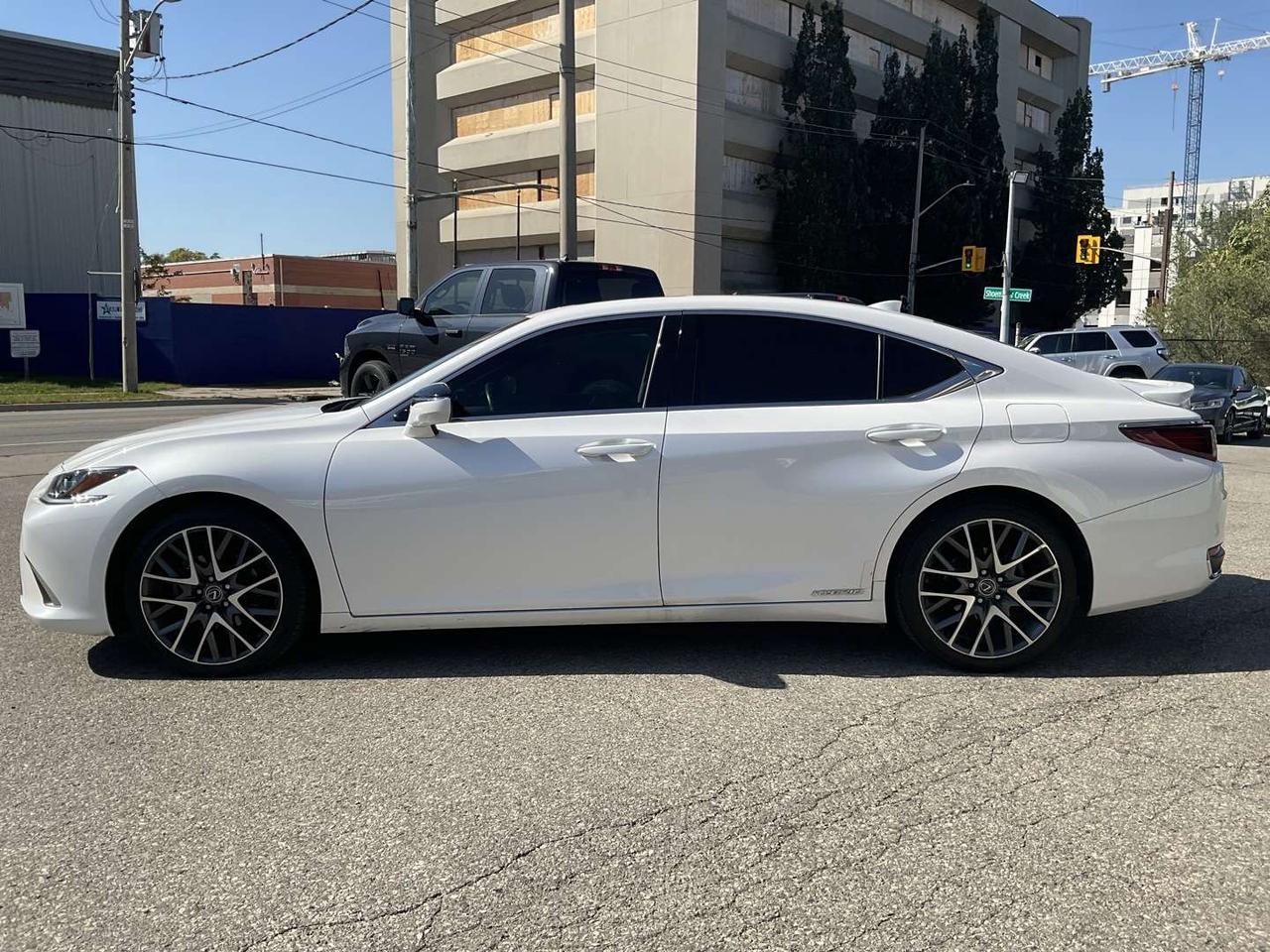 2020 Lexus ES 300 Premium - LEATHER! NAV! BACK-UP CAM! BSM! SAFETY SENSE! Photo