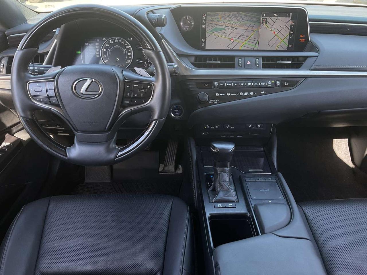 2020 Lexus ES 300 Premium - LEATHER! NAV! BACK-UP CAM! BSM! SAFETY SENSE! Photo