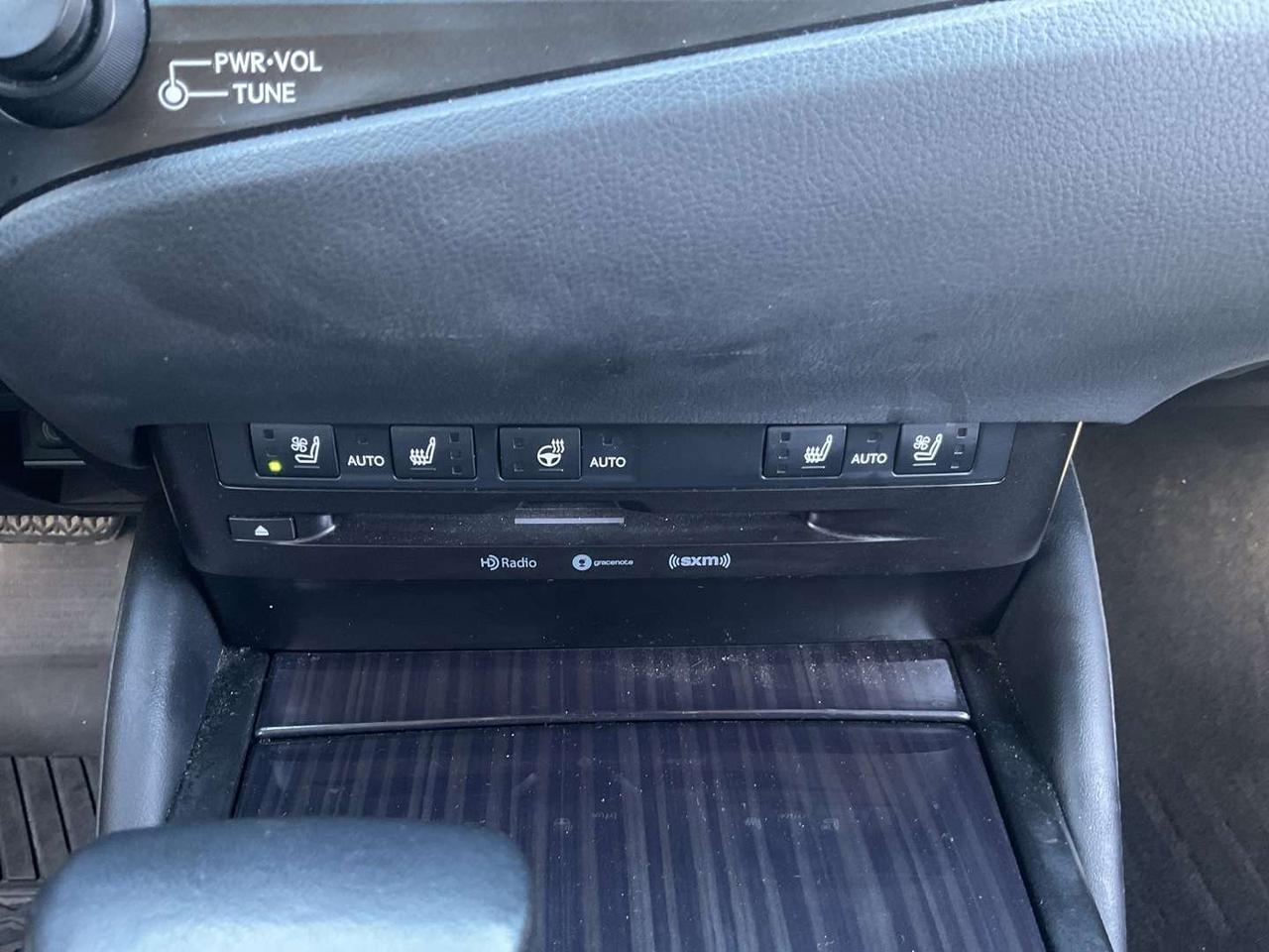 2020 Lexus ES 300 Premium - LEATHER! NAV! BACK-UP CAM! BSM! SAFETY SENSE! Photo