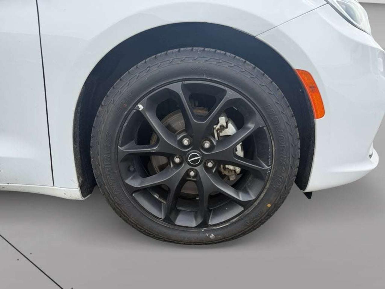 2025 Chrysler Pacifica Limited   Service Loaner Vehicle Photo
