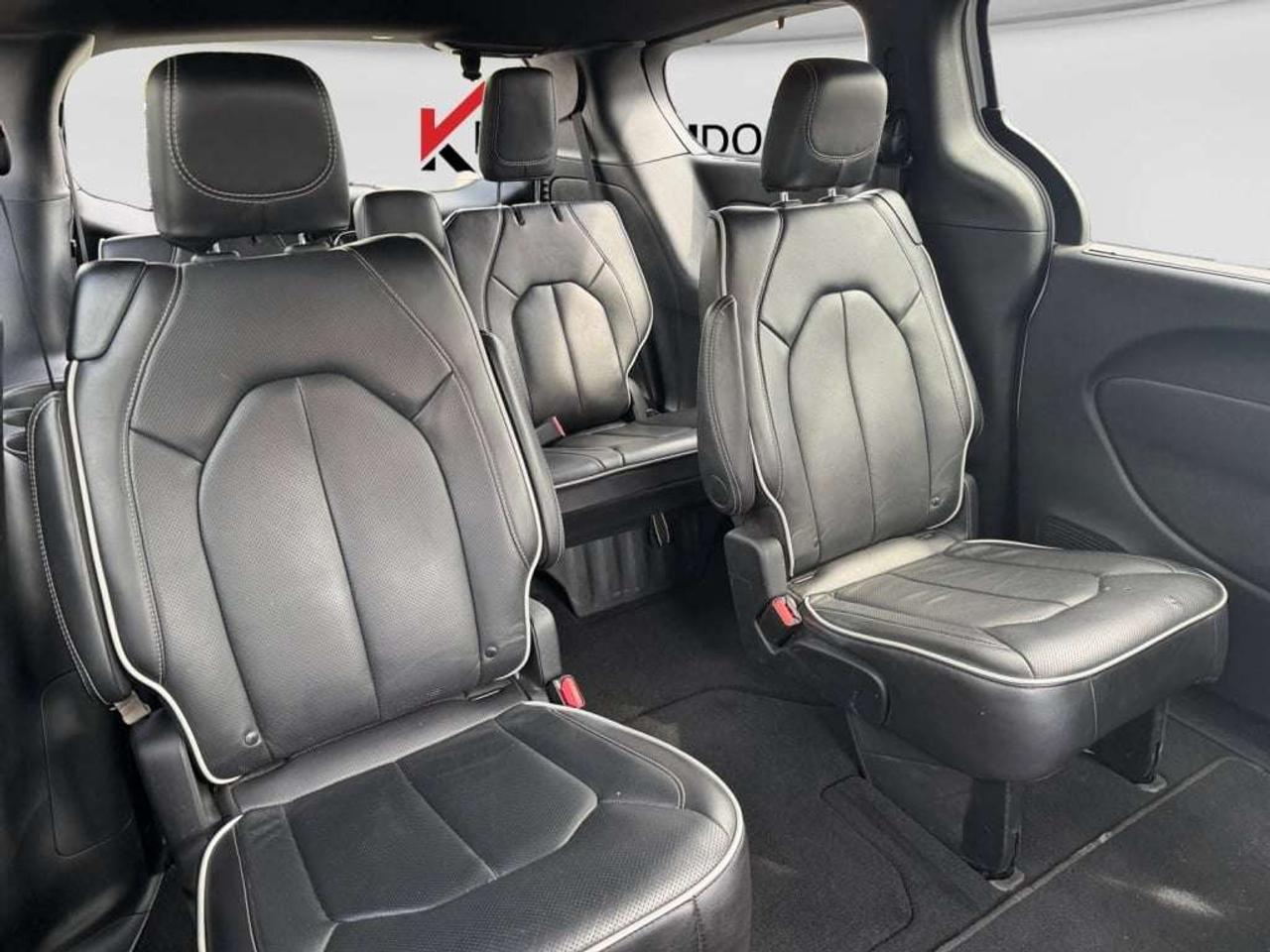 2025 Chrysler Pacifica Limited   Service Loaner Vehicle Photo