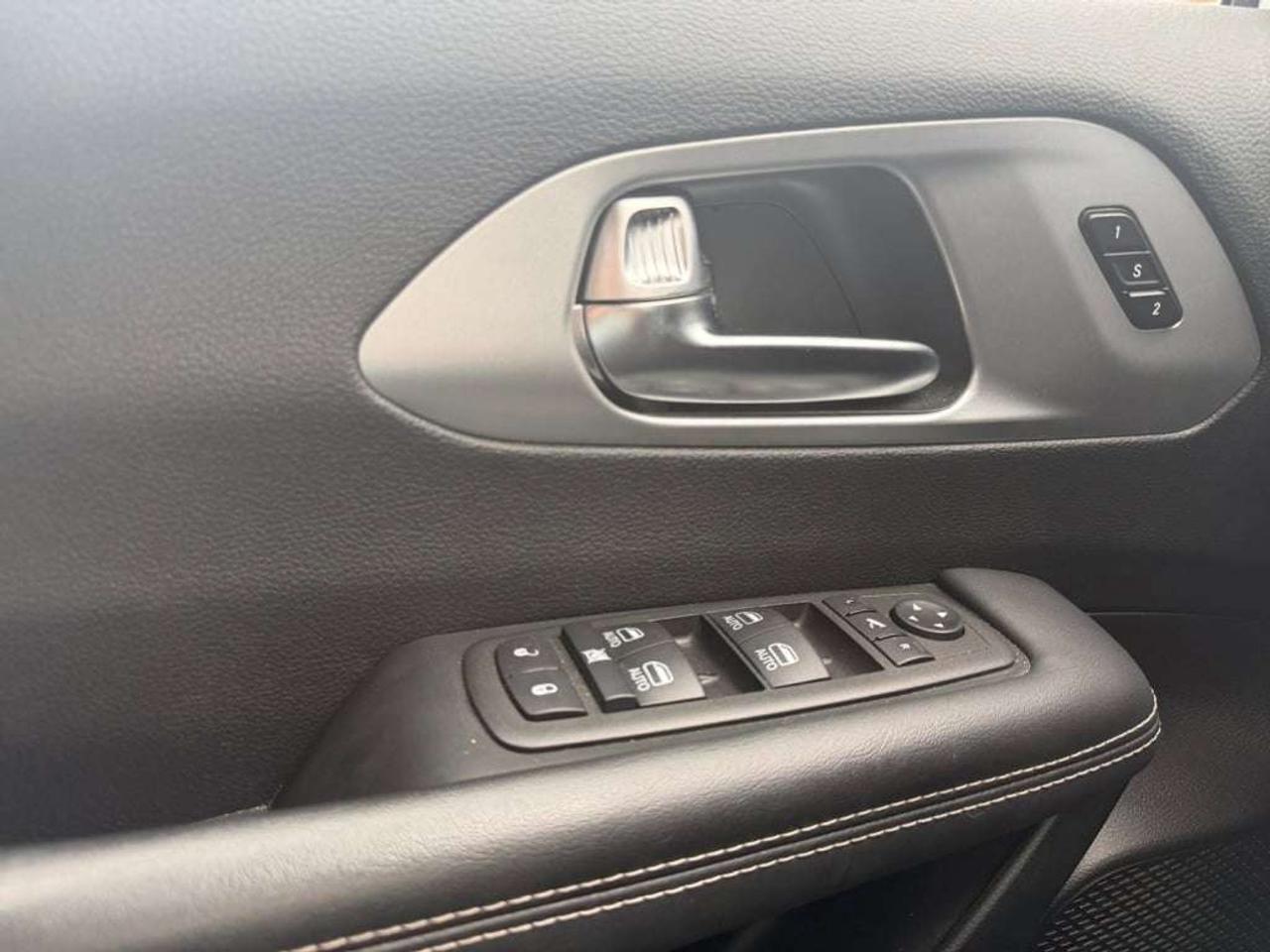 2025 Chrysler Pacifica Limited   Service Loaner Vehicle Photo