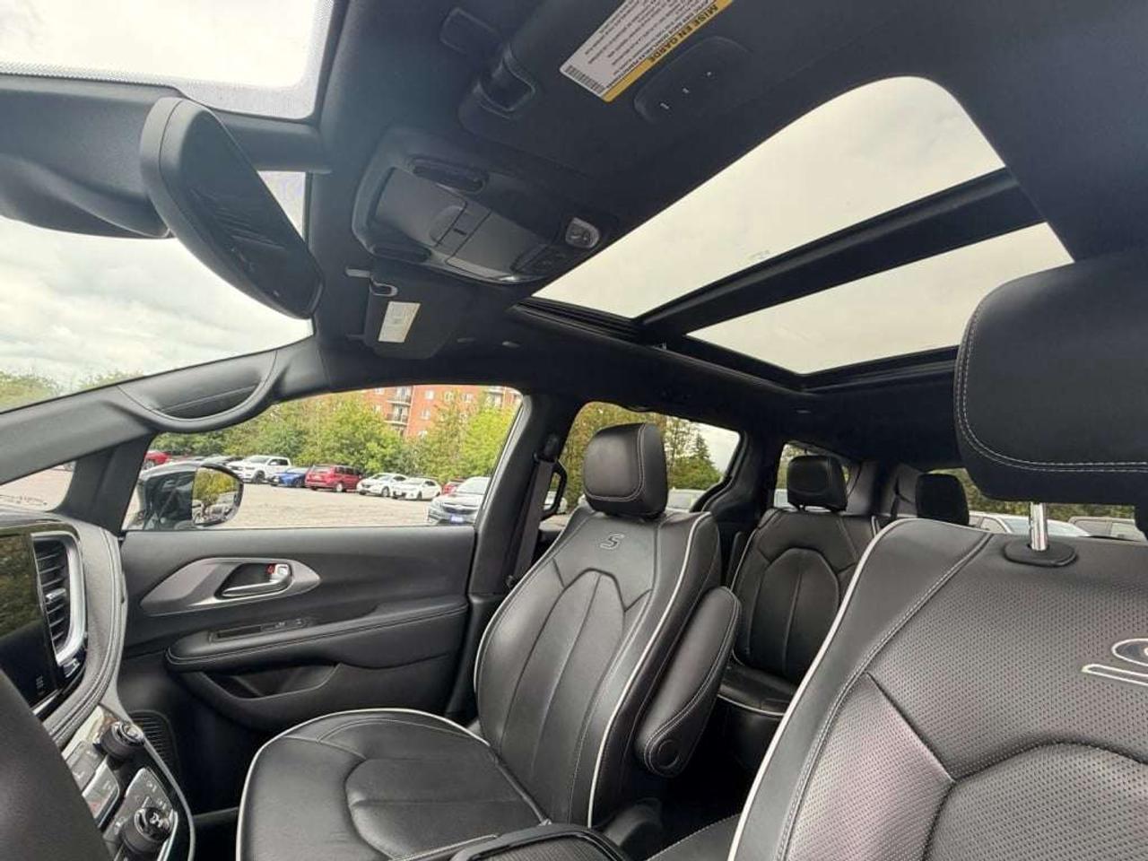 2025 Chrysler Pacifica Limited   Service Loaner Vehicle Photo