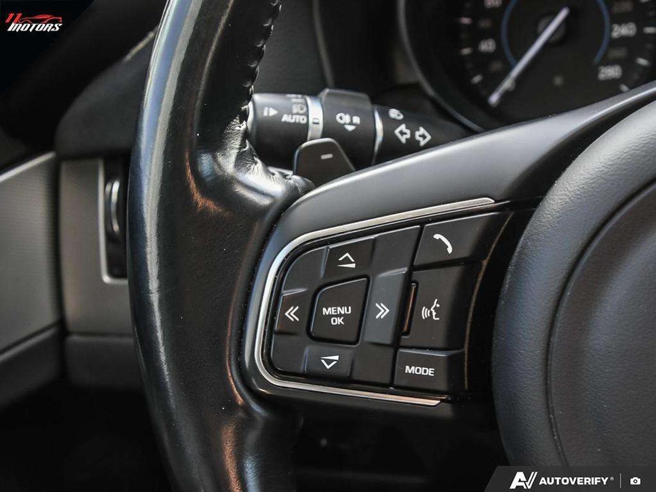 2017 Jaguar XF 4dr Sdn 35t Prestige   NO ACCIDENTS   ONE OWNER Photo