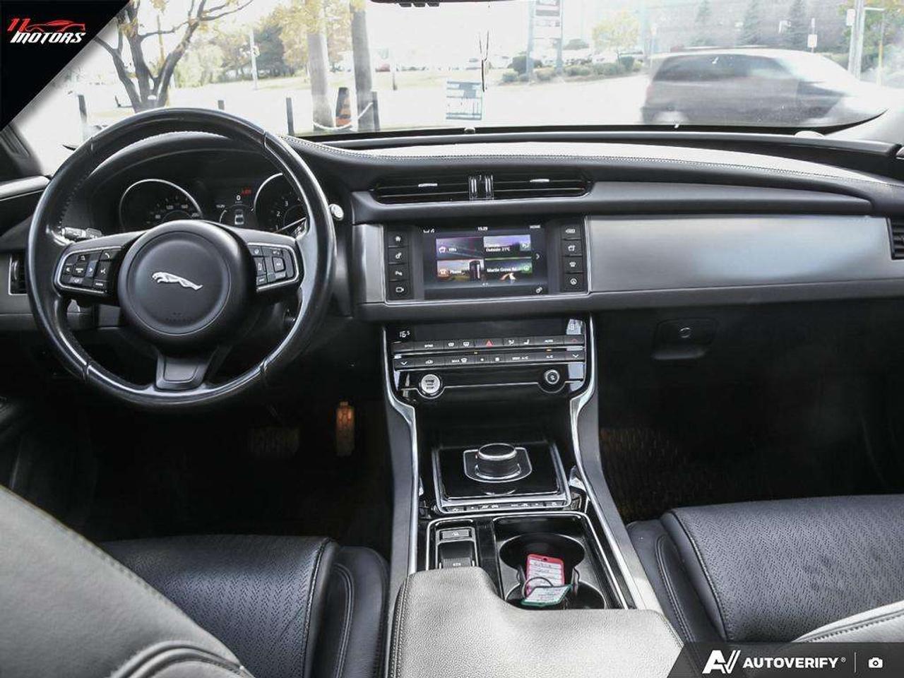 2017 Jaguar XF 4dr Sdn 35t Prestige   NO ACCIDENTS   ONE OWNER Photo