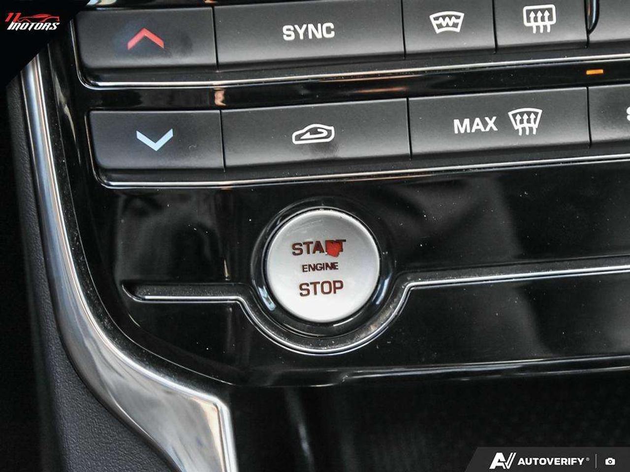 2017 Jaguar XF 4dr Sdn 35t Prestige   NO ACCIDENTS   ONE OWNER Photo