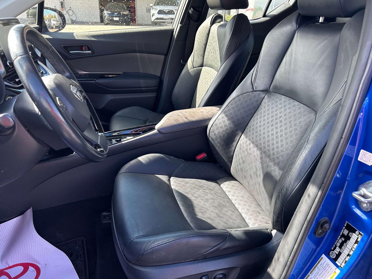 2021 Toyota C-HR Limited   ONE OWNER Photo