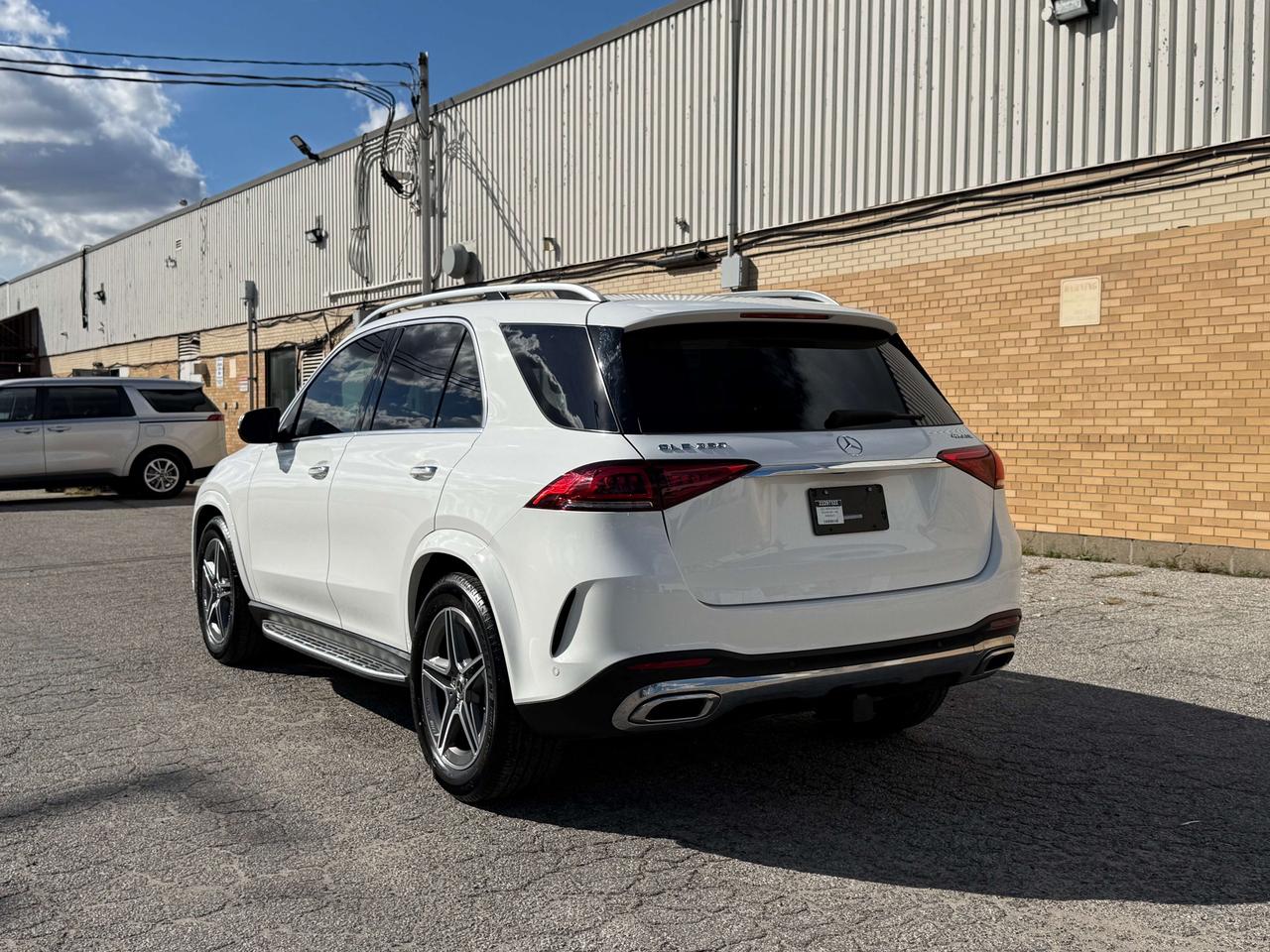 2022 Mercedes-Benz GLE One Owner l 4Matic l 2.0 l 4Cyl l AMG l Burmester Photo3