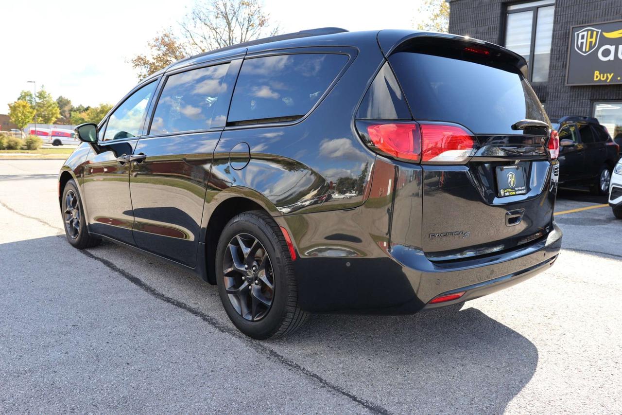 2018 Chrysler Pacifica LIMITED-7PASS-DVD-R STARTER/NAV/360CAM/ADAPT CRUISE/BLIS/FCW/LDW/LEATHER/H & V SEATS/KEYLESS/CARPLAY/PANOROOF Photo