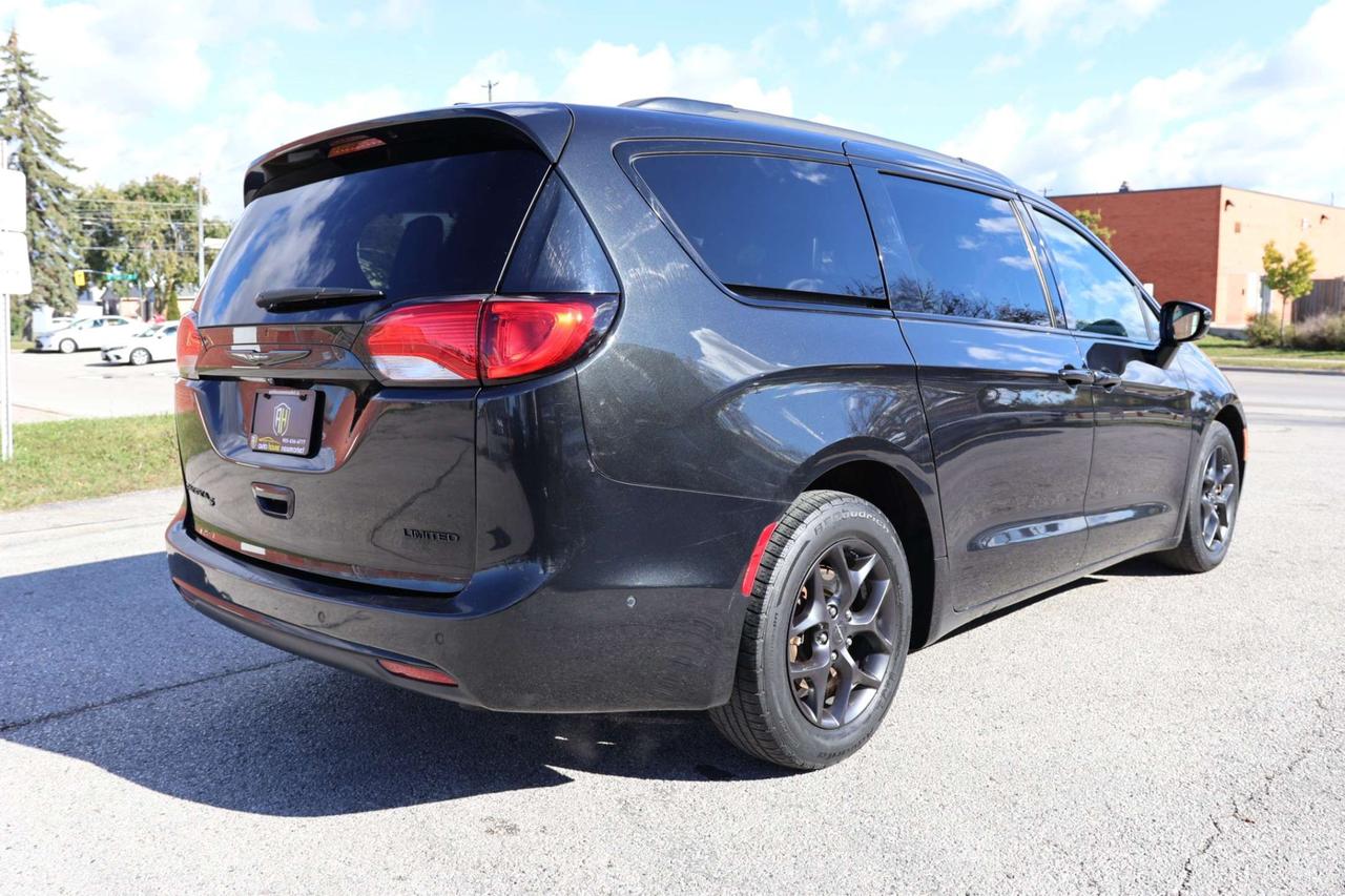 2018 Chrysler Pacifica LIMITED-7PASS-DVD-R STARTER/NAV/360CAM/ADAPT CRUISE/BLIS/FCW/LDW/LEATHER/H & V SEATS/KEYLESS/CARPLAY/PANOROOF Photo