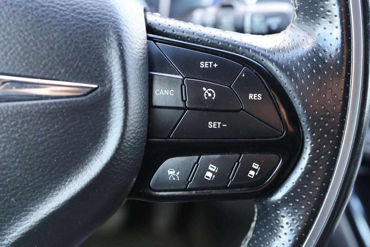2018 Chrysler Pacifica LIMITED-7PASS-DVD-R STARTER/NAV/360CAM/ADAPT CRUISE/BLIS/FCW/LDW/LEATHER/H & V SEATS/KEYLESS/CARPLAY/PANOROOF Photo